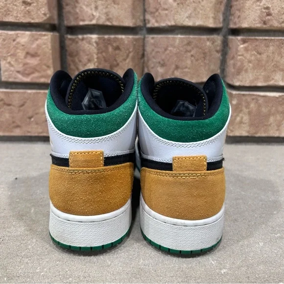 Air Jordan 1 Mid SE Lucky Green Laser Orange GS Size 5.5Y or wmns 7 BQ6931-101 - Picture 4 of 6